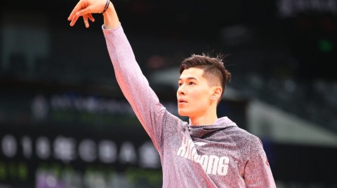 王治郅与胡雪峰挂帅指点 2018年CBA全明星新锐赛前最后一练
